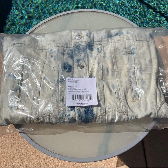 NWT Free People Rumors Denim Jacket Jones Tie Dye Blue Small OB809197 Festival - Picture 7 of 9